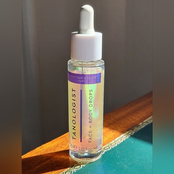 Tanologist Face+Body Drops in Dark - Picture 1 of 3